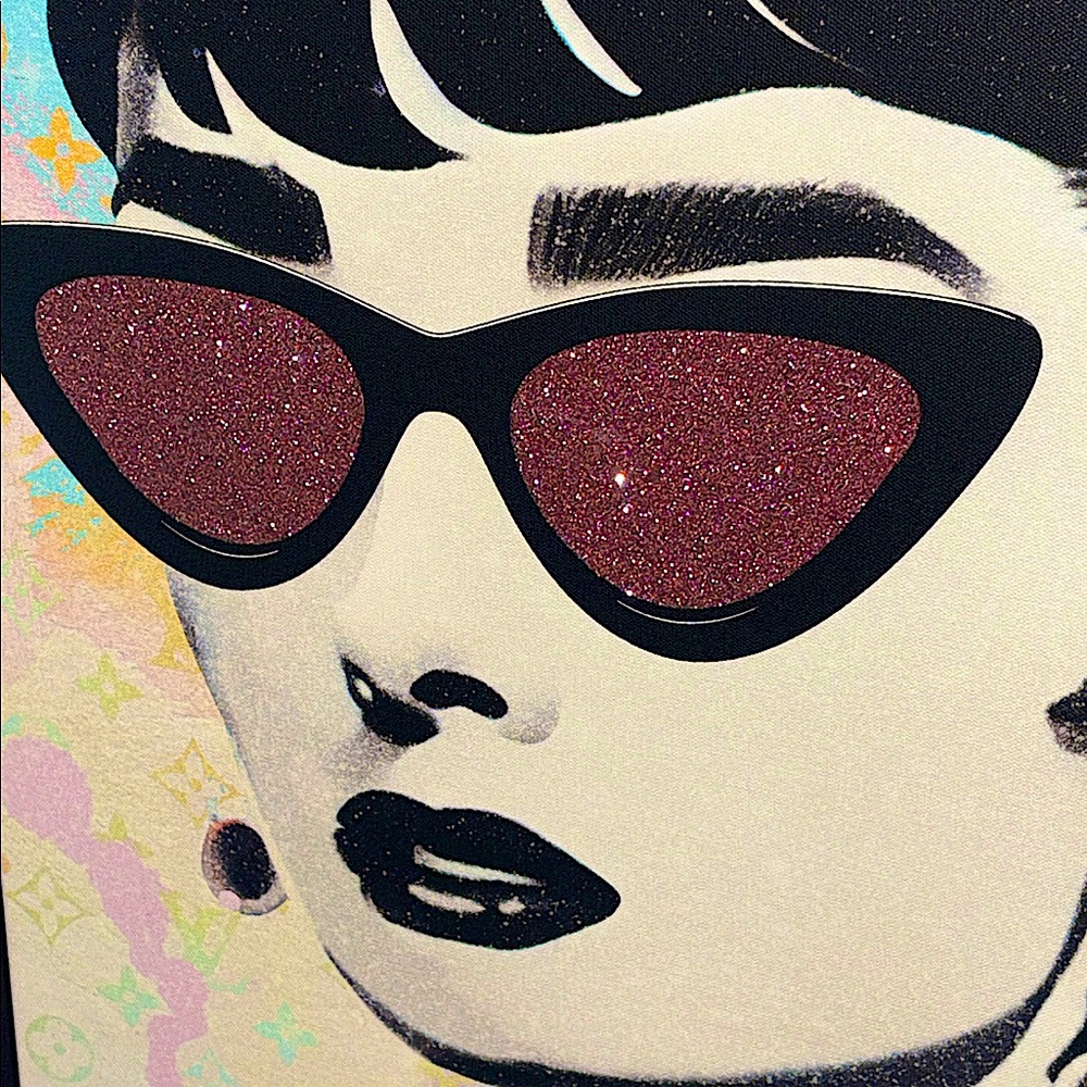 Adorable Audrey Hepburn and louis V Wall Art! Black Fame around canvas- 23 x 16 - Picture 4 of 17